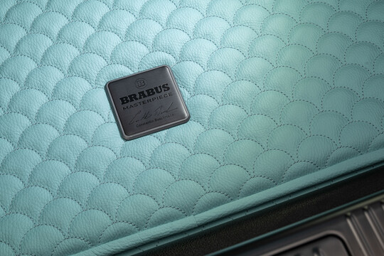 Leather trunk mat quilted 