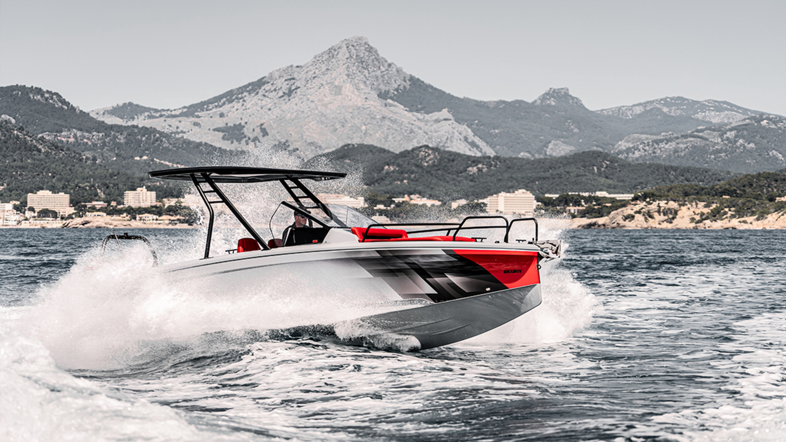 BRABUS Shadow 300 Cross-Top & Cross-Bow - Superboats - Boats - BRABUS